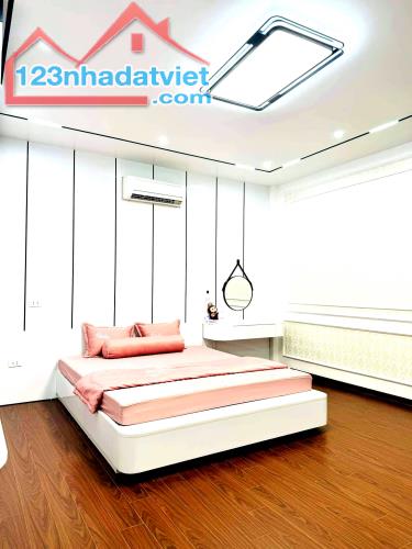 SIÊU PHẨM NHÀ CẦU GIẤY 50M2X5T,3 NGỦ GIÁ NHỈNH 8TY GẦN OTO - 2