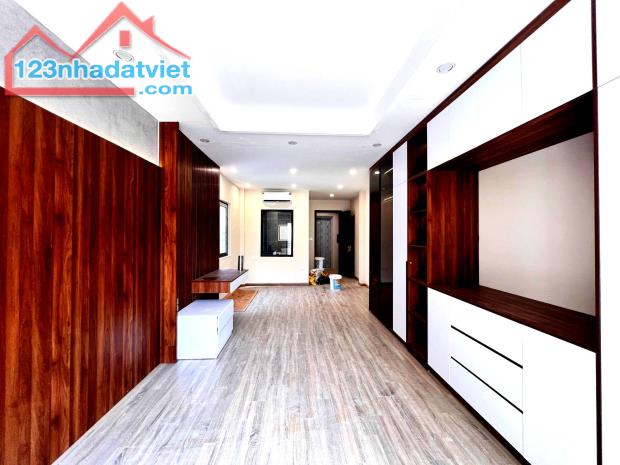 Tuyệt Phẩm Nguyễn Văn Cừ, Lô Góc 48m2, 6 Tầng Thang Máy, Full Nội Thất, Gara, Giá 13,5 tỷ - 2