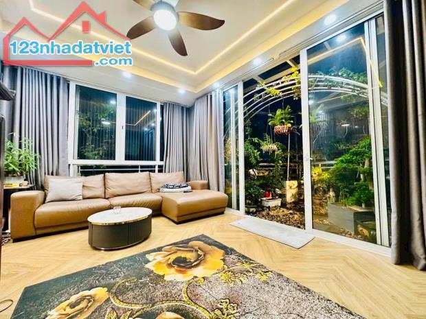 Cần bán nhanh toà CHDV cao cấp 92m2*7T dòng tiền tốt tại Quận Ba Đình gần hồ Tây.