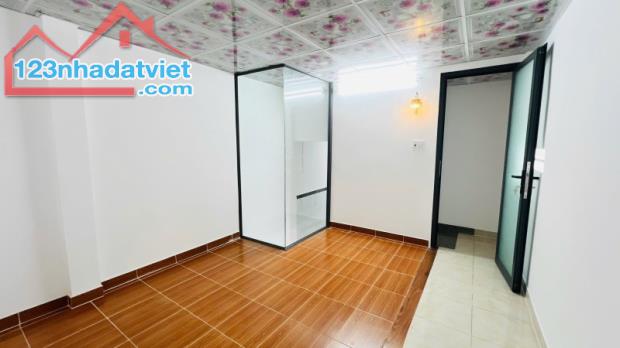 Bán nhà Nguyễn Thái Sơn 2 Tầng 2PN 2WC Gần ĐH Công Nghiệp Chỉ 2 tỷ - 1