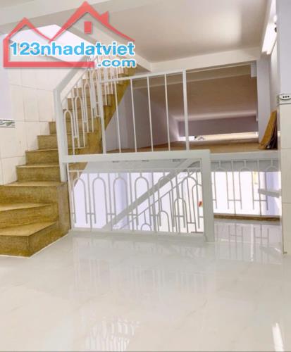 BÁN NHÀ 2 TẦNG, 64M2, TRƯỜNG CHINH, TÂN BÌNH - GIÁ CHỈ 6 TỶ - SỔ HỒNG CHÍNH CHỦ 
HOẶC - 1