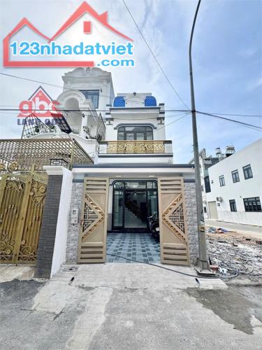 NP1034 nhà đẹp 1 lầu , đường rộng xe hơi thoải mái. thiết kế nhà hiện đại. giao liền