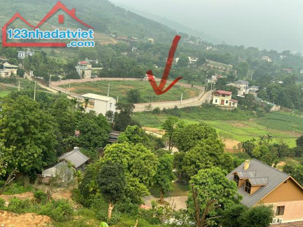 Bán mảnh 3 mặt tiền trục chính phú mãn diện tích 4628m có 400m thổ cư giá 47 tỷ 0985 411 - 4