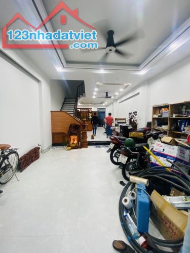 NHÀ 4 TẦNG XÂY MỚI ĐẸP, NGANG 5, 129M2, CÓ SÂN ĐẬU OTÔ, GẦN VINCOM Q9, NHỈNH 11TỶ - 2