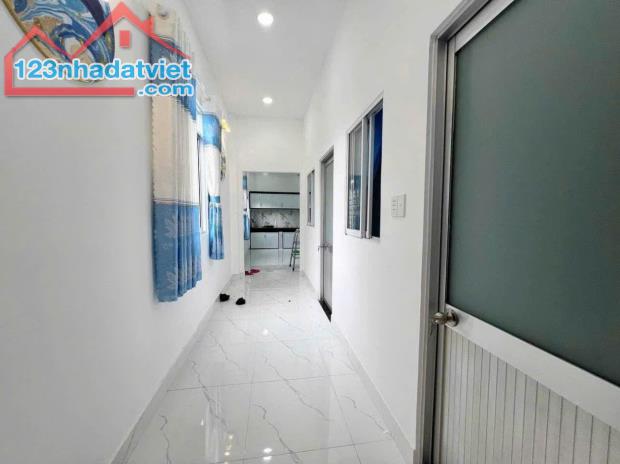 Bán gấp căn nhà 100m2 sau chợ Bà Điểm, Hóc Môn. Giá 850 triệu,SHR - 2