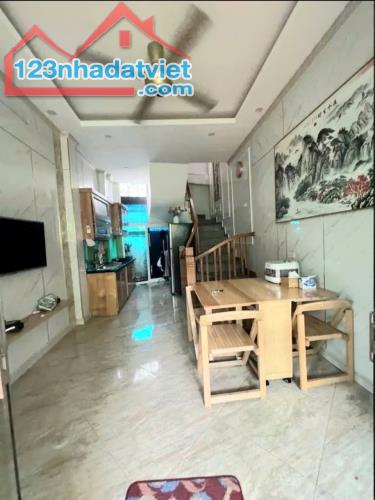 Bán nhà ngõ 373 đường Ngọc Hồi, Thanh Trì, diện tích 34m2, 5 tầng, 2 thoáng - 1