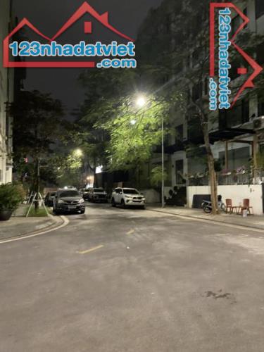 Bán biệt thự liền kề mặt phố  Lâm Hạ, Long Biên, 110 X7 tầng, căn góc đẹp, 34.8 tỷ - 1