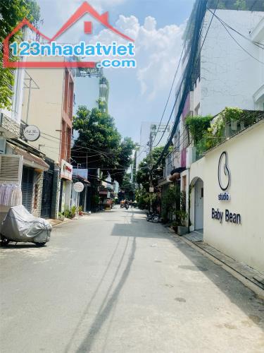 Bán nhà phường 12 Tân Bình, hẻm 369 Nguyễn Thái Bình (4,5*20) - 110tr/m2 - 2