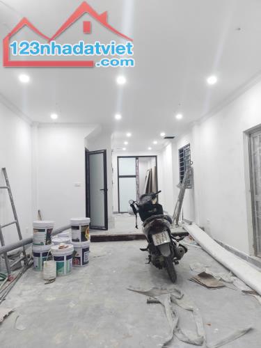 BÁN CHUNG CƯ MINI CỰC ĐẸP TẠI ĐƯỜNG TỨ HIỆP 70M2 - 7 TẦNG - GIÁ SỐC CHỈ 12,5TỶ - 2