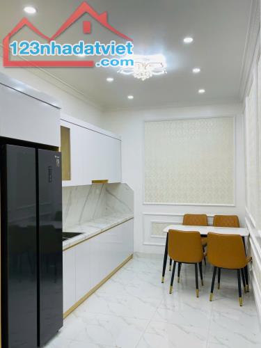 Bán nhà Văn Chương - Đống Đa - 40m 5 tầng 6 ngủ view hồ - nhà mới ở ngay - hơn 6 tỷ lh - 4