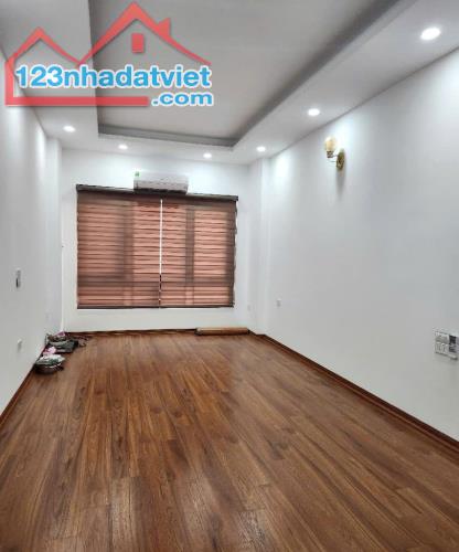 Nhà Đẹp Khương Đình-TX ,Dt40m2 ,Mt4m ,Giá hơn 9 tỷ ,15m ra oto - 3