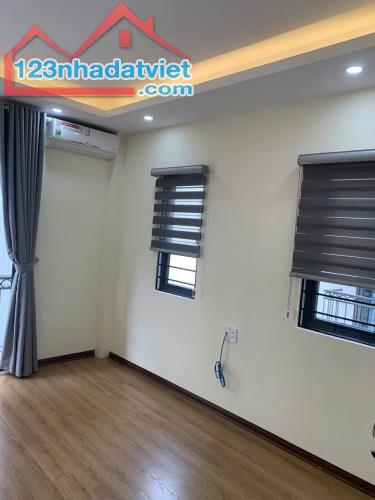 Độc nhất! Nhà phố Cổ Linh căn góc chưa tới 5 tỷ - 35m2*4T*4.5m, ôtô sát nhà, 850m tới - 4