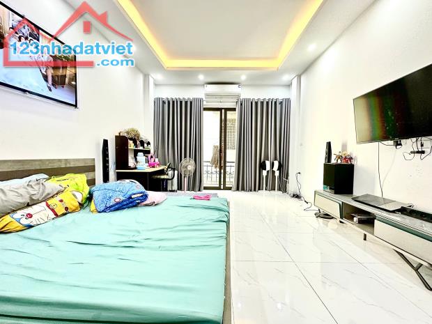 Bán gấp chung cư Hoàng Đạo Thúy, Cầu Giấy, lô góc, 130m2, giá 60 triệu/m2 ( thương lượng ) - 2