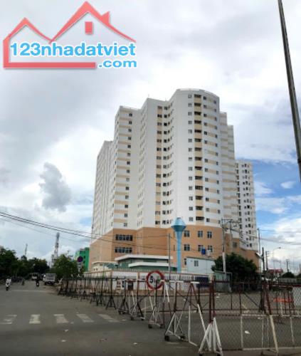 Bán căn nhà ngay Chợ Đầu Mối Hóc Môn 80m2, 3 tầng 4 phòng khép kin"
