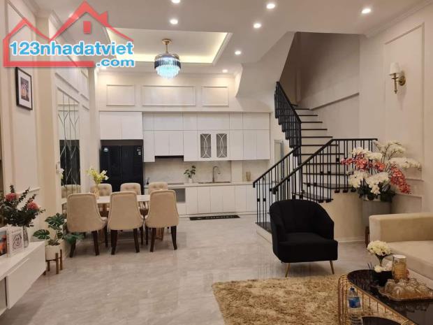 BÁN NHÀ TRƯƠNG ĐỊNH HAI BÀ TRƯNG 62m  Giá . 8 tỷ - 1