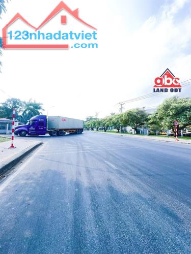 Bán nhà xưởng cực hiếm KCN Trảng Bom, Đồng Nai, 4000m2, giá 13 tỷ 500.