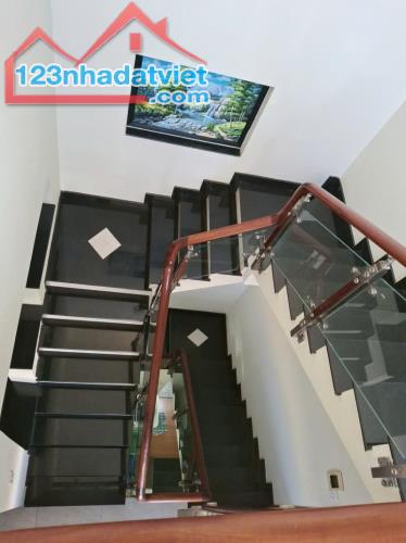TÔ NGỌC VÂN - MẶT TIỀN ĐƯỜNG - 95M2 - NGANG 5.4M - 3 TẦNG BTCT -  7.7 TỶ. - 5