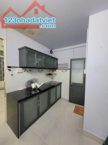 7.9 tỷ MẶT TIỀN TRẦN KẾ XƯƠNG  - PHÚ NHUẬN - NHÀ MỚI ĐẸP NỞ HẬU. - 2