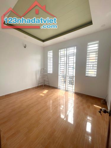 Nhà BHHB, 3 tầng, 60m2, 4 phòng ngủ, hẻm 7m, 4.7T - 3