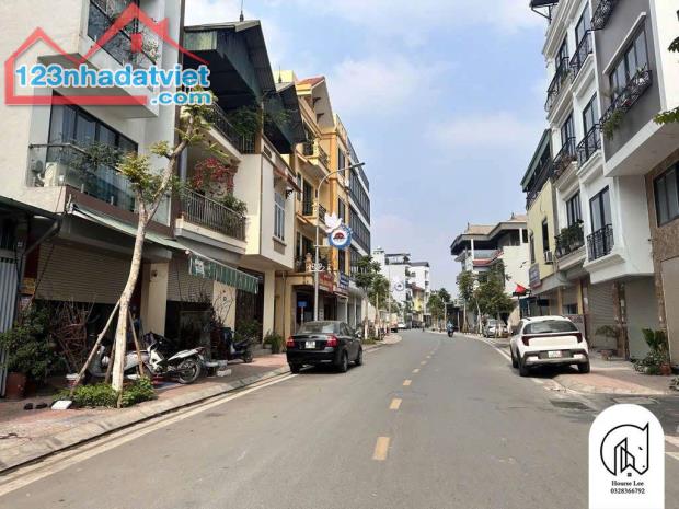 Thửa đất đẹp lô góc 3 mặt thoáng vuông vắn ngõ thông oto ở Giang Biên, Long Biên 56m, 8 tỷ