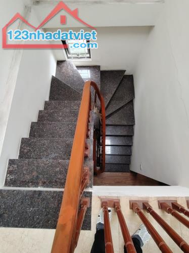 Bán nhà Bát Khối,Cổ Linh 5 tầng,58m,mt4m oto vào nhà nhỉnh 9 tỷ - 5