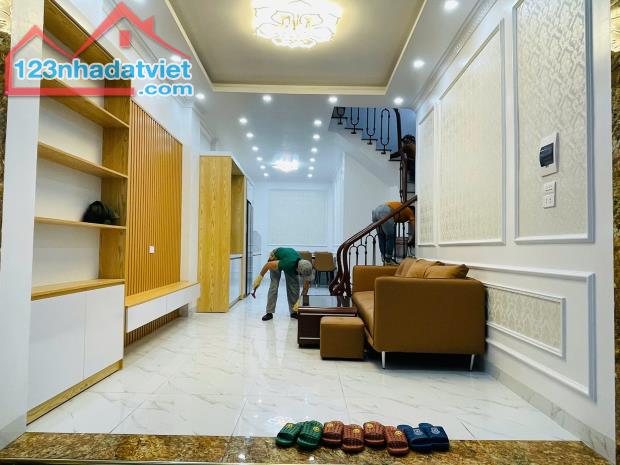 BÁN NHÀ KHÂM THIÊN ĐỐNG ĐA 40M2 7 TỶ ĐẦU TƯ GẦN Ô TÔ GẦN BÃI XE