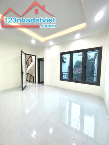 Nhà mới đón tết . Hữu Hoà Thanh Trì 37m x 5 tầng , cam kết như hình - 1