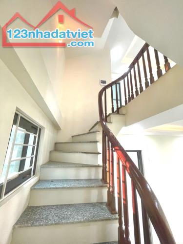 Nhà mới đón tết . Hữu Hoà Thanh Trì 37m x 5 tầng , cam kết như hình - 4