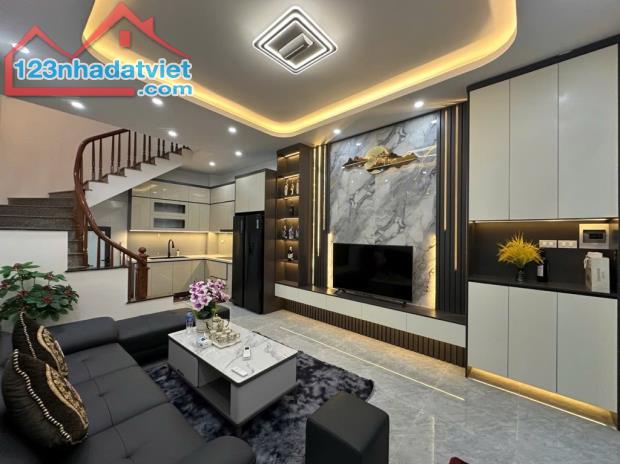 Bán nhà phố Tựu_Liệt - 10m ra ô tô tránh - Nhà đẹp long lanh - 2 thoáng - 1