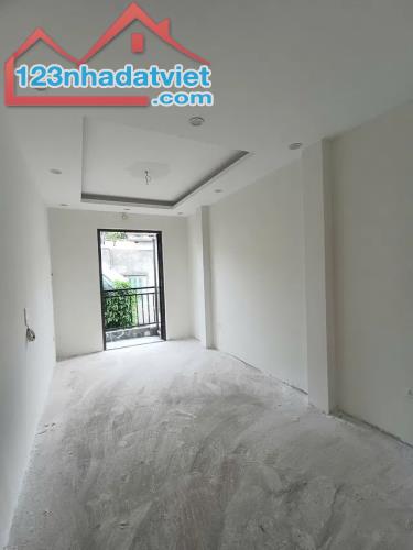 Hot Hot. Nhà mới ngõ Hòa Bình 7 5 tâng  x 61m2 ô tô vào trong nhà được. - 1