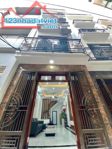 Bán nhà Liên Mạc, 38m2, phân lô, ô tô, nội thất chủ tặng, nhỉnh 4tỷ.