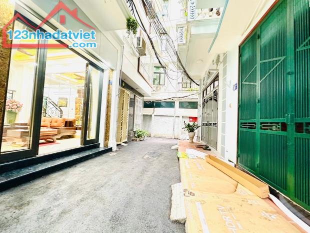💥Nhà Đẹp Thịnh Quang, Ngã Tư Sở, Ngõ Nông Gần Ô tô, Full Nội Thất, 40m2, 4 Tầng, Giá 8.5 - 4