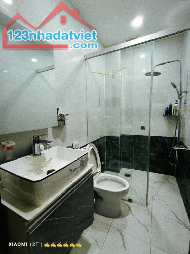 NHÀ HẺM XE HƠI TRÁNH PHẠM VĂN HAI TÂN BÌNH GIÁP PHÚ NHUẬN 42M2, 4 TẦNG,4PN, CHỈ NHỈNH 8 TỶ - 4