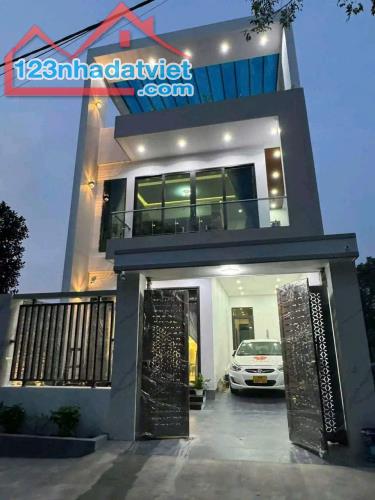 Bán gấp nhà 90m2 Đường số 17 Tân Thông Hội giá 1ty9 sổ riêng