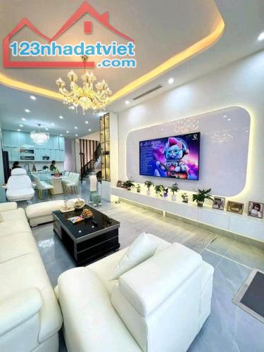 Bán gấp nhà 90m2 Đường số 17 Tân Thông Hội giá 1ty9 sổ riêng - 1