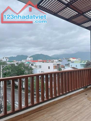 Bán nhà 3,5 tầng góc 2 mặt tiền Nguyễn Viết Xuân & Nguyễn Thị Định - Nha Trang, Giá 6 Tỷ - 1