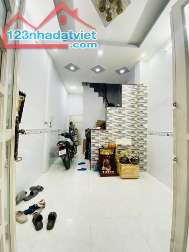 Bán nhà Nguyễn Thị Tần, Quận 8, 25m2, ngang 3.1m, chỉ 3.3 tỷ - 1