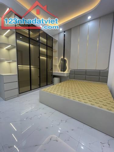 Bán nhà Kim Giang giá 6.9 tỷ, 32m2, 4 tầng , mặt tiền 4m - 4