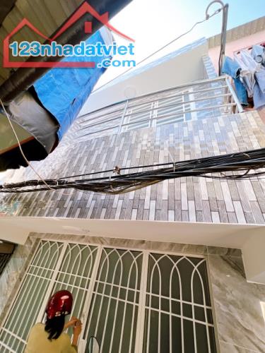 Bán nhà mới Q.4 hẻm 232 Đoàn Văn Bơ P.10 chỉ 2tỷ3 TL DTSD hơn 40m2 - 5