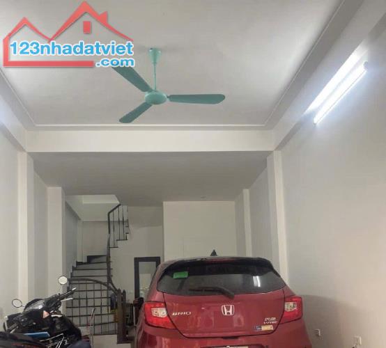 Bán nhà Thụy Phương 45m2 xây 5 tầng giá nhỉnh 10 tỷ,  Gara ô tô kinh doanh, thang máy