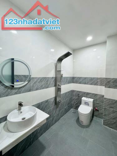 nhà 3 lầu Hoàn Công 3ty5 ngay chợ Bửu Hoà Biên Hoà đường xe hơi 5m - 4