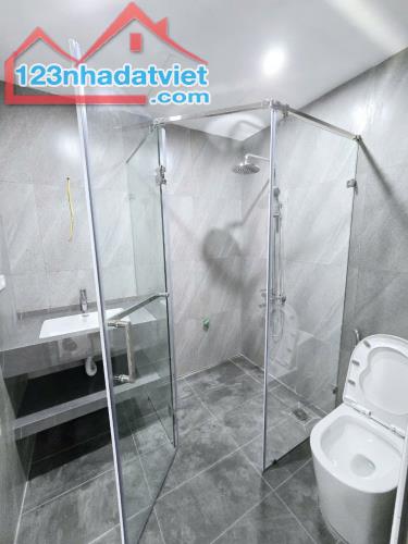 Bán tòa văn phòng đường Nguyễn khánh toàn quận cầu giấy 9 tầng 100m2 giá bán 35 tỷ - 3