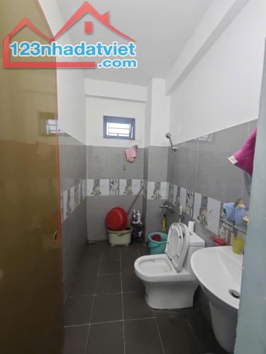 Nhà 3 Mặt Thoáng - Trung Tâm Hải Châu - Nhà 2 tầng mới vào ở ngay. - Diện tích :75m2 ngang - 1