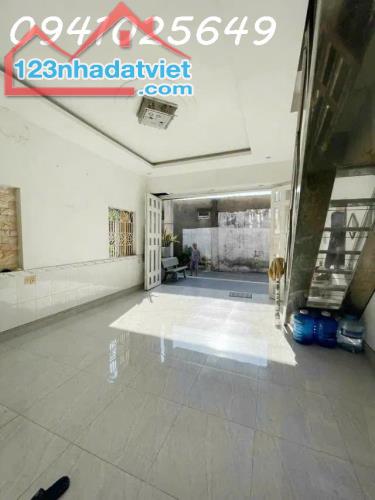 Bán căn nhà 1trệt 1 lầu DT đất 92m2, hẻm xe hơi đường TL43, phường Bình Chiểu, Thủ Đức,