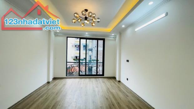 YÊN HÒA -DT 40M2 X5T - MT 4M - 8 TỶ- PHÂN LÔ -  LIỀN KỀ-   Ô TÔ ĐỖ CỬA - 3