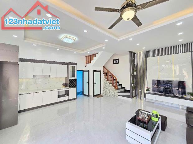 LOANH QUANH 4 TỶ CÓ NGAY NHÀ ĐẸP 4 TẦNG DTSD 60m-  TỨ HIỆP TRUNG TÂM THANH TRÌ - 2