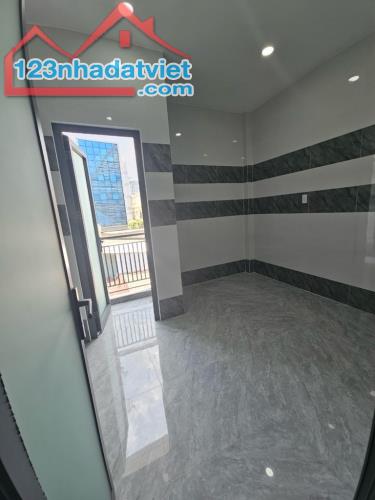 BÁN NHÀ 3T – P11, Quận 8, 40m2. HXH - CHỈ 3.75 TỶ (Q8L004) - 3