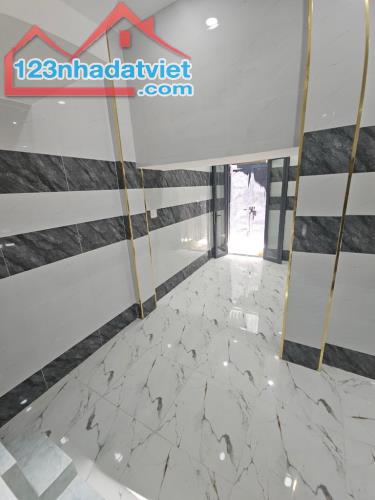 BÁN NHÀ 3T – P11, Quận 8, 40m2. HXH - CHỈ 3.75 TỶ (Q8L004) - 4