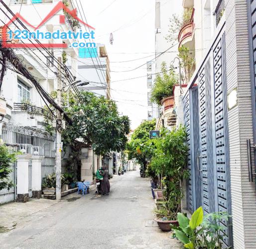 Nhà Đẹp HXH 6m, 4 tầng đúc, Lạc Long Quân, Tân Bình, 4.2x16m, 67m2, nhỉnh 8 tỷ TL
