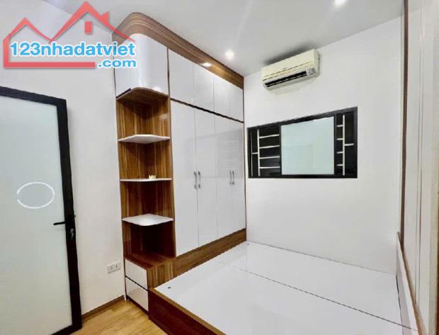 NHÀ ĐẸP 4 NGỦ Ở SƯỚNG - 7 TỶ THANH XUÂN - Ô TÔ ĐỖ CỬA - NGẬP TRÀN TIỆN ÍCH